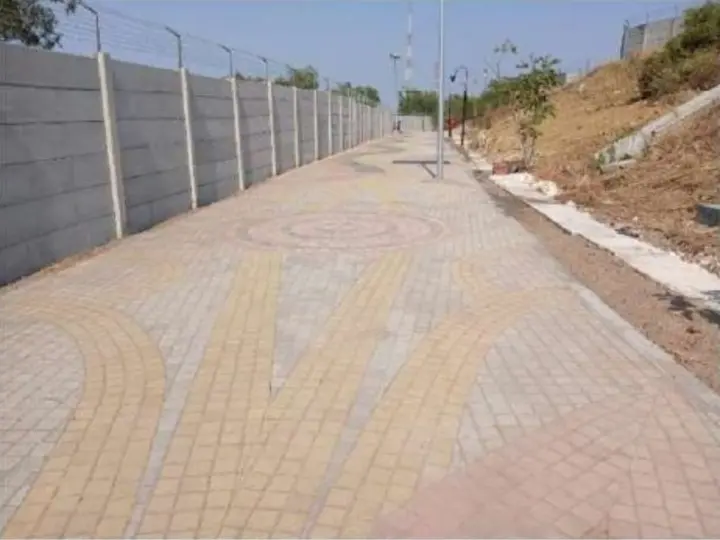 Jalur pedestrian Stadion Gelora Joko Samudro