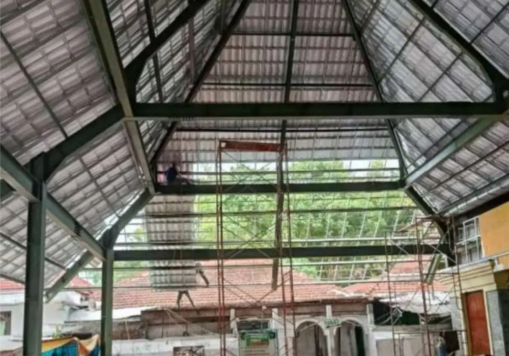 Dokumentasi Pembangunan Atap Makam Sunan Giri
